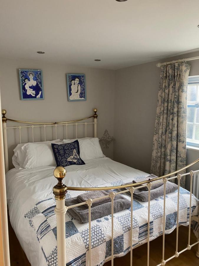 Monmouth House Apartments, Lyme Regis Old Town, Dog Friendly, Parking Exterior photo