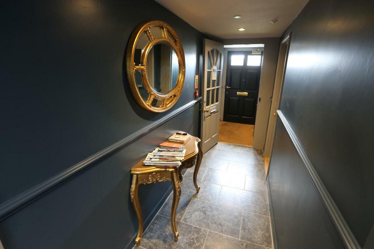 Monmouth House Apartments, Lyme Regis Old Town, Dog Friendly, Parking Exterior photo