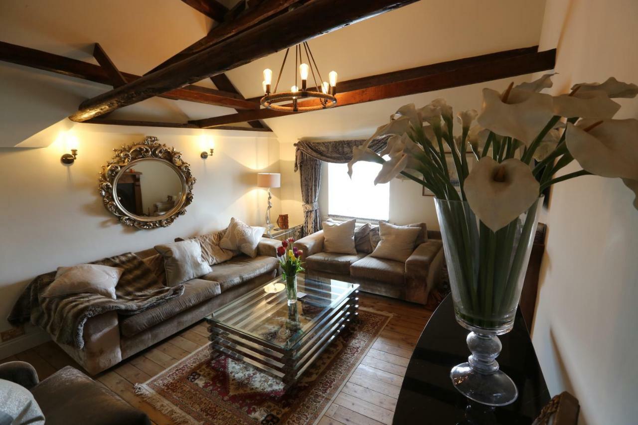 Monmouth House Apartments, Lyme Regis Old Town, Dog Friendly, Parking Exterior photo