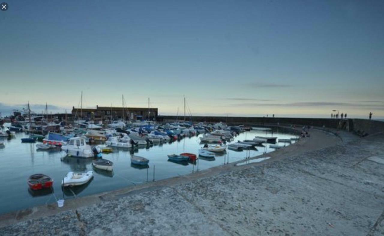 Monmouth House Apartments, Lyme Regis Old Town, Dog Friendly, Parking Exterior photo